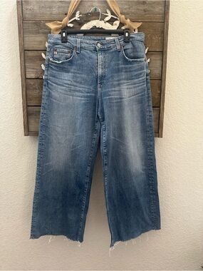 AG Adriano Goldschmied Saige Wide leg Crop jeans size 32 raw hem